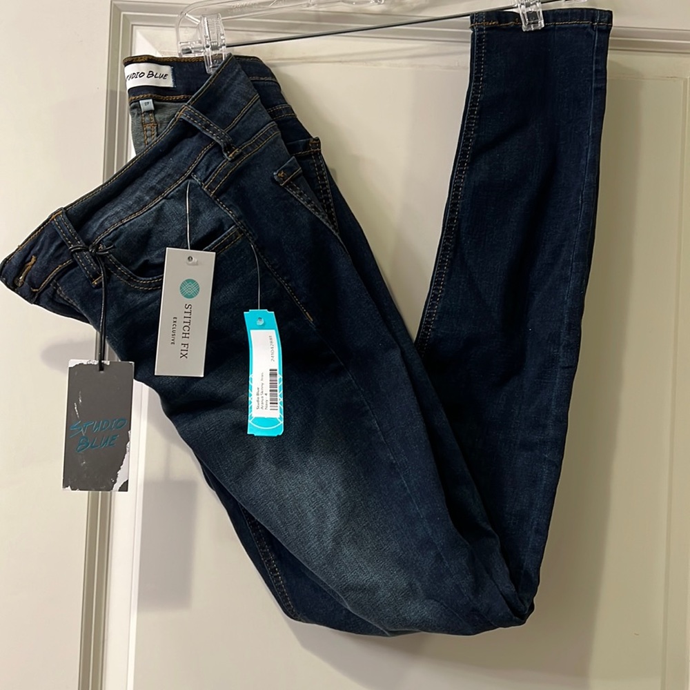 Studio blue stitch fix exclusive Aranza skinny jeans, nwt size 27/4